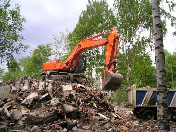 Осуществляем слом ветхих строений, вывоз и утилизация строительного мусора.